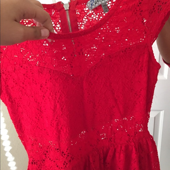 Red dress - Picture 4 of 8